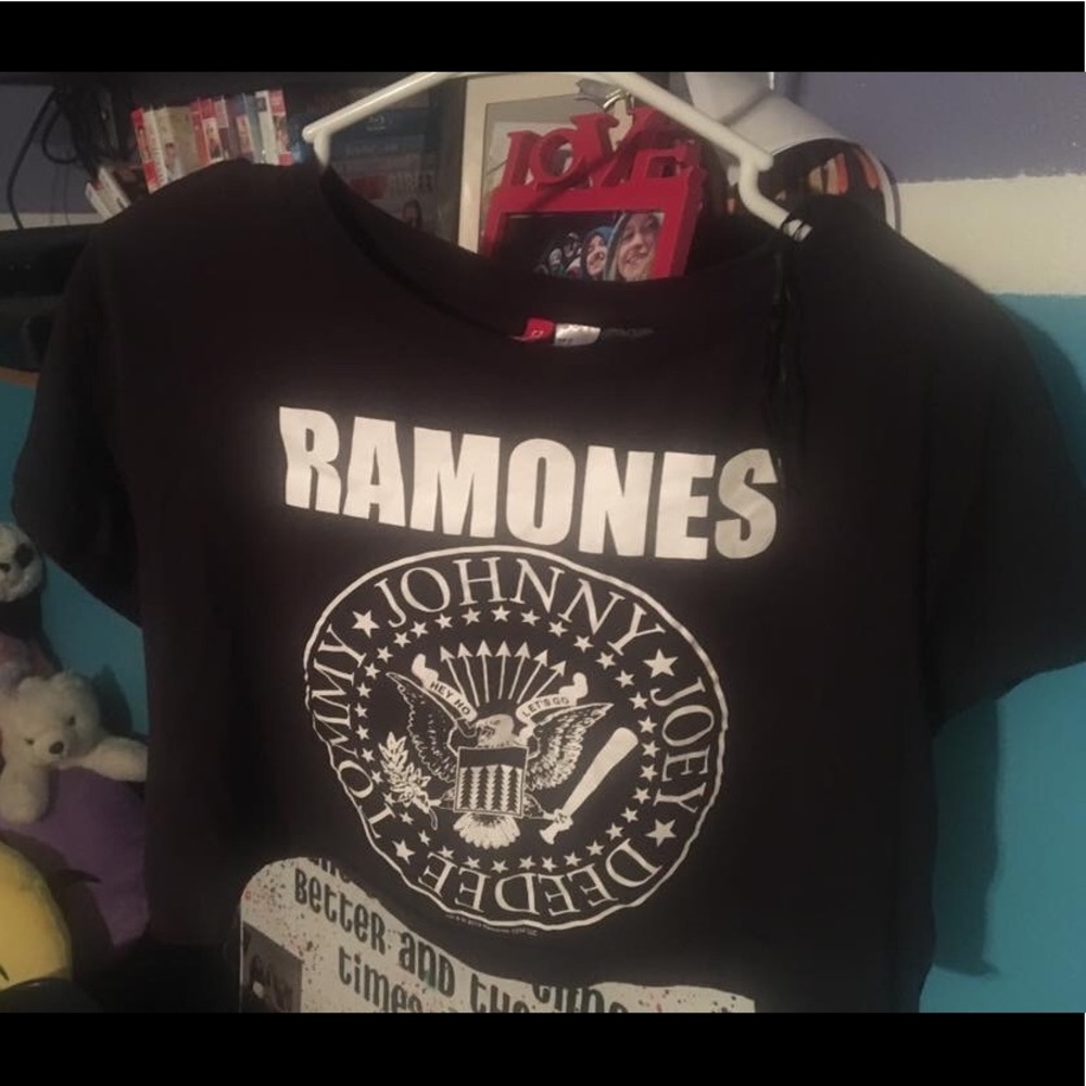 Ramone’s crop top