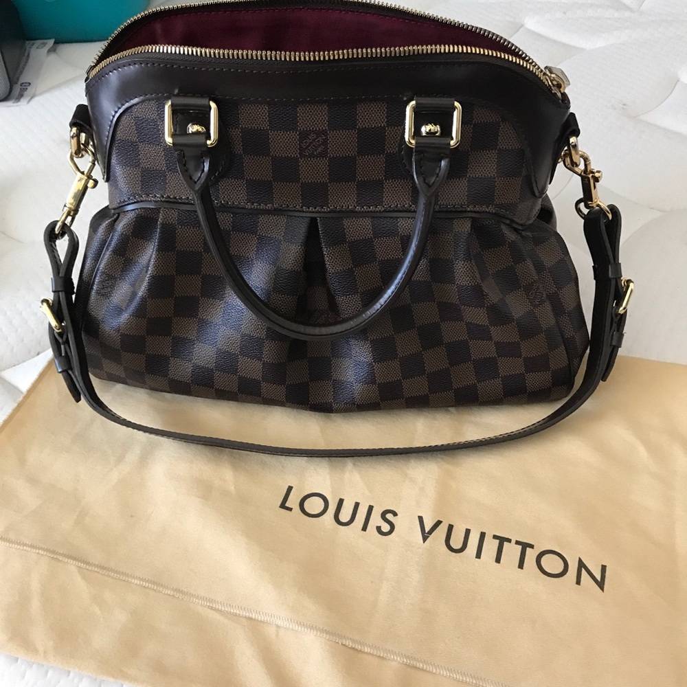 Perfect condition LV style purse