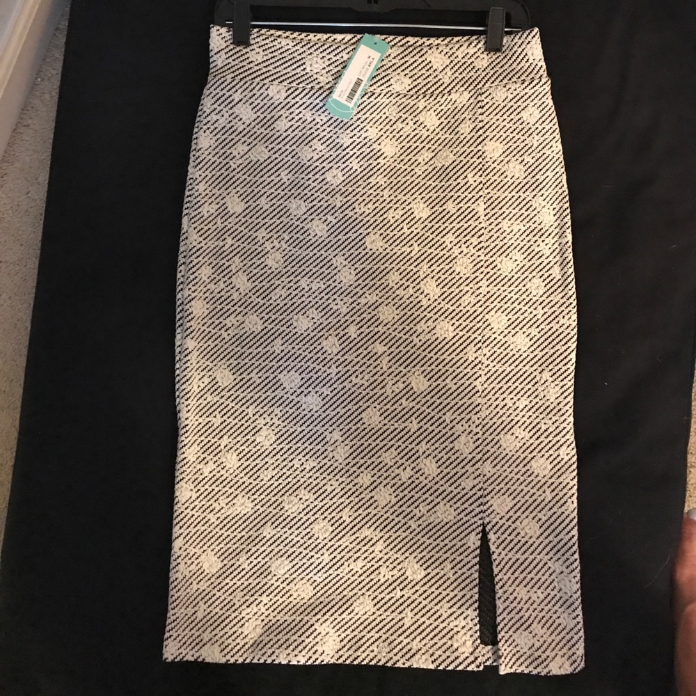 Off white stretch pencil skirt