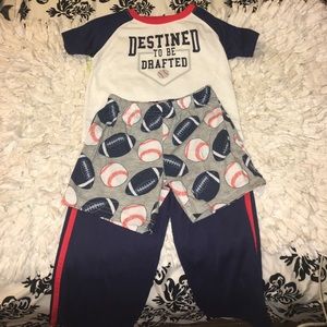 Size 3T pajamas 3 piece set...