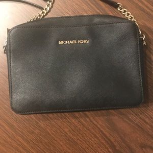 [SOLD ON MERC] Michael Kors Jet Set Crossbody