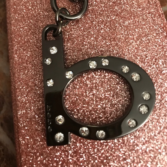 Dark Cooper look with Crystals to form a "b" - Picture 2 of 4