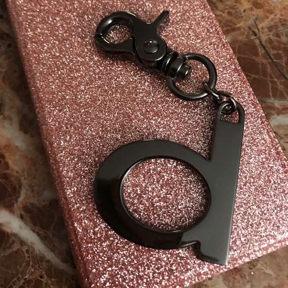 Dark Cooper look with Crystals to form a "b" - Picture 3 of 4