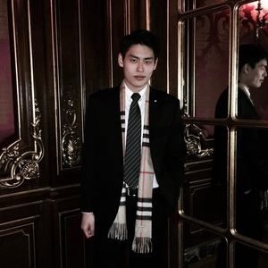 Meet your Posher, Barron