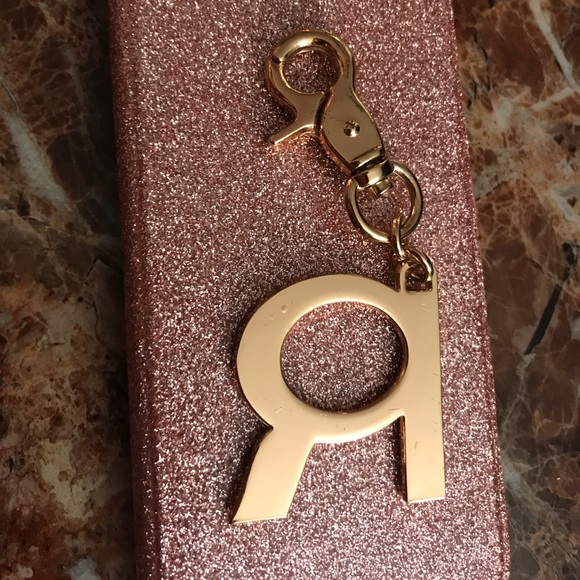 GOLD PLATED WITH CRYSTALS FORMING A "R" - Picture 3 of 4