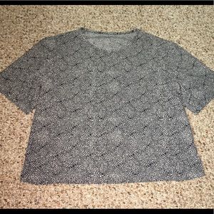 Lululemon black, cropped, flowy shirt.