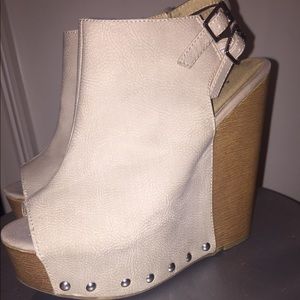 Chinese Laundry studded wedges