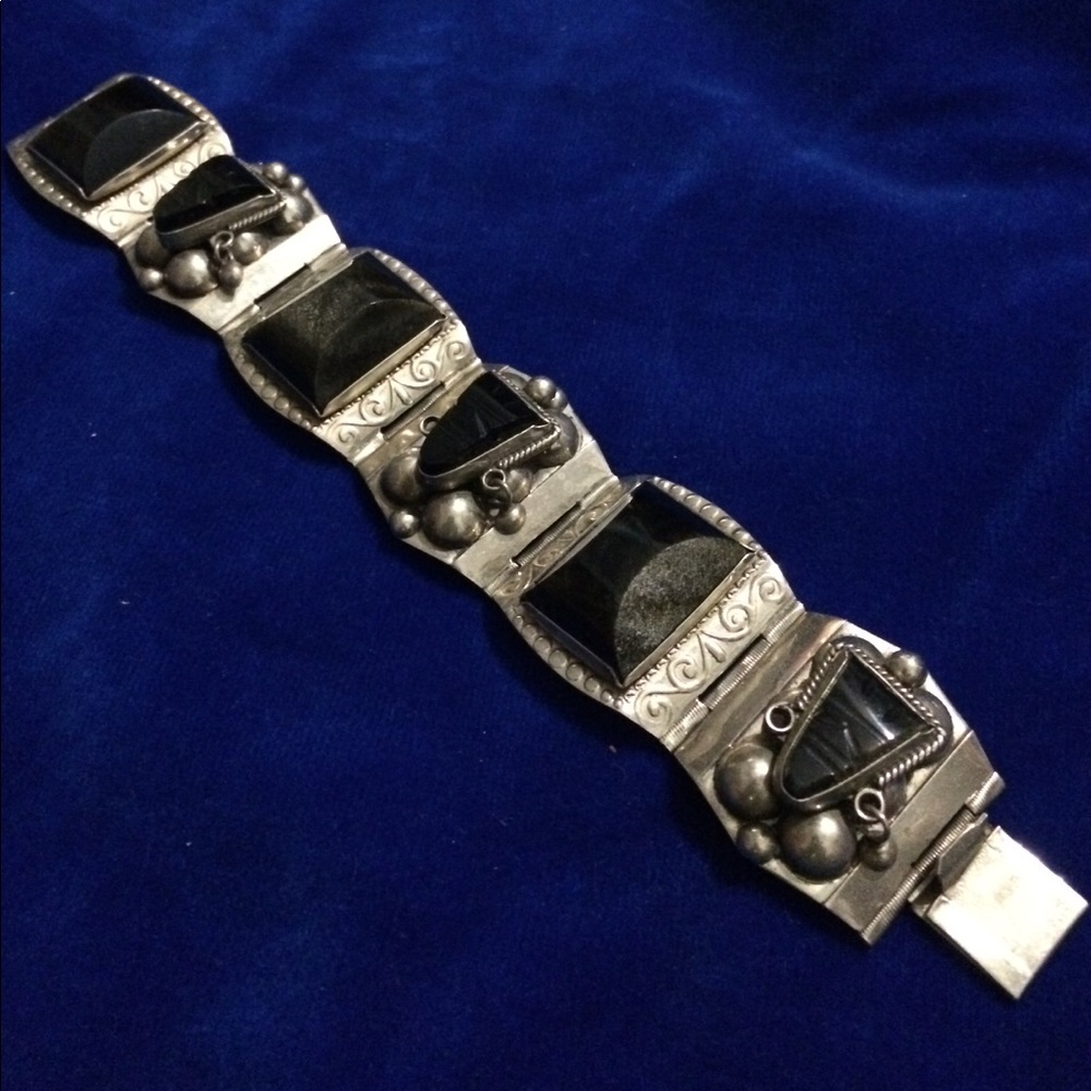 Vintage Taxco Sterling 925 and Onyx bracelet