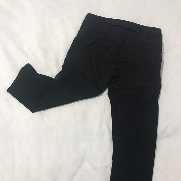 Lululemon Black Workout Crop Pants - Picture 4 of 5