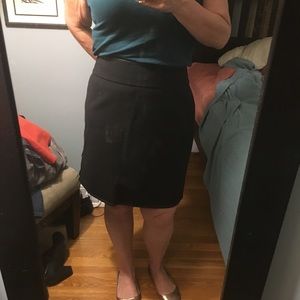 Ann Taylor Black Skirt: great for work NWOT Sz 16