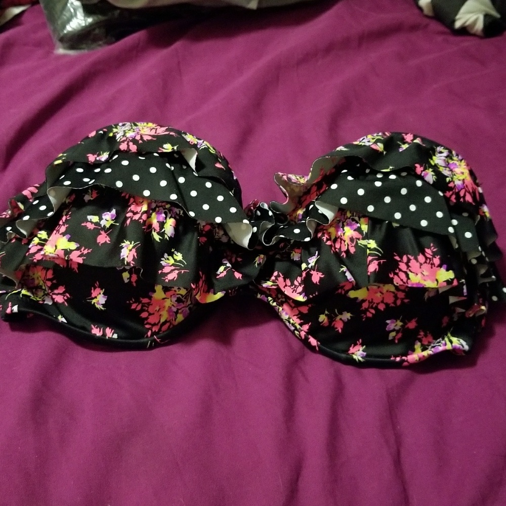 🌹Cute Ruffle Floral Bathing Suit Top🌹