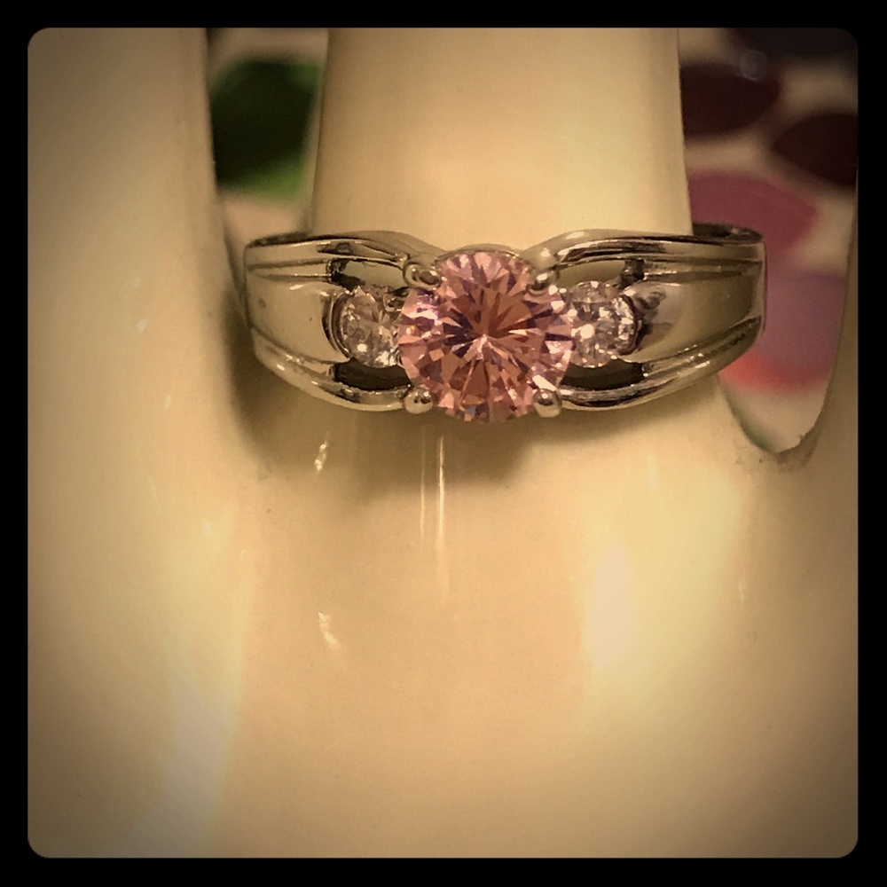 Pink crystal fashion ring