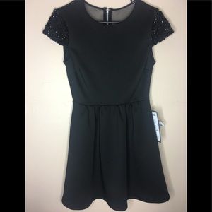 ‼️🔥BLACK DRESS W/ RHINESTONE SLEEVE🔥‼️