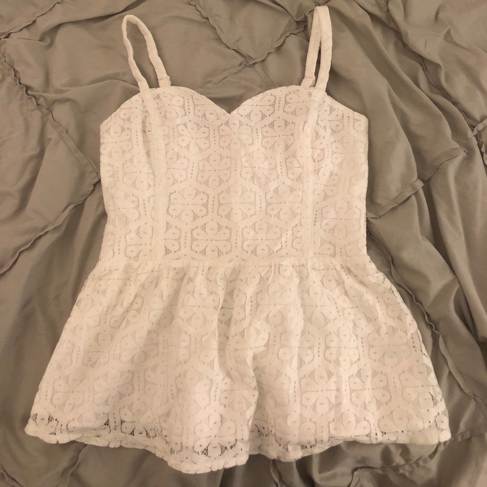 Lilly Pulitzer size 2 Lace Peplum Tank
