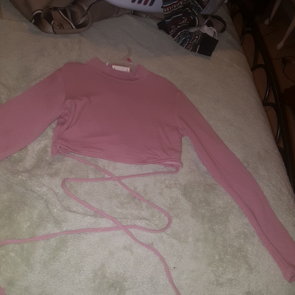 Long sleve Crop top Tie down