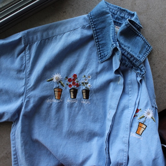 vintage flower embroidered denim top - Picture 2 of 7