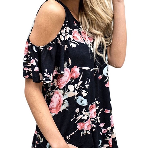 New in the bag! Cold shoulder floral top 🌷🌸 - Picture 2 of 4