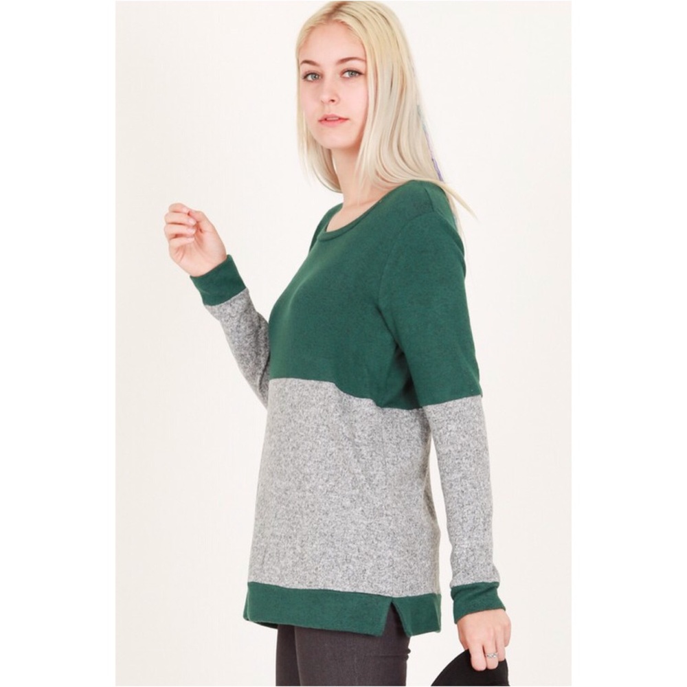 Long sleeve knit color lock top - Picture 3 of 5