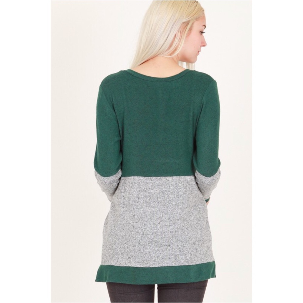 Long sleeve knit color lock top - Picture 4 of 5