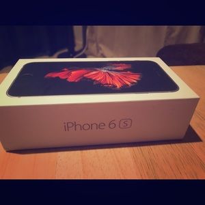 Brand New iPhone 6S 128Gb unopened with two cases