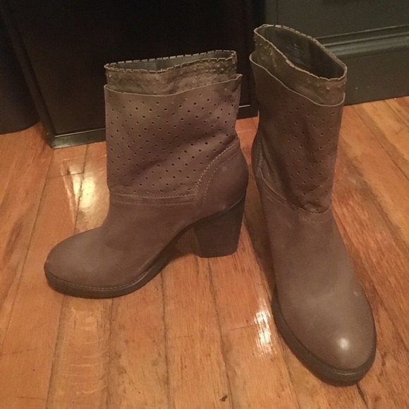 NEVER WORN Steven by Steve Madden booties - Picture 3 of 6