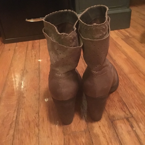 NEVER WORN Steven by Steve Madden booties - Picture 5 of 6