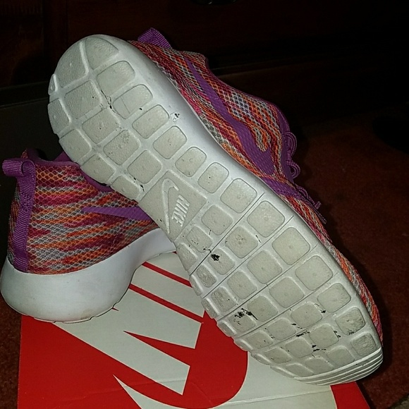 Nike - Picture 3 of 4