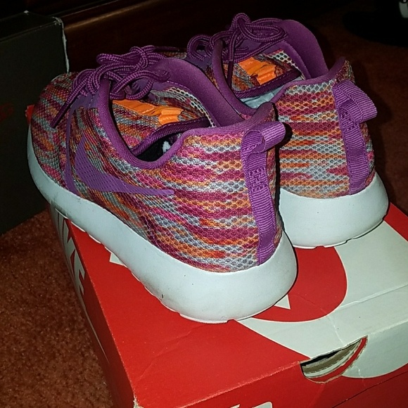 Nike - Picture 4 of 4