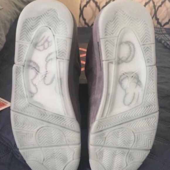 KAWS X JORDAN - Picture 6 of 6