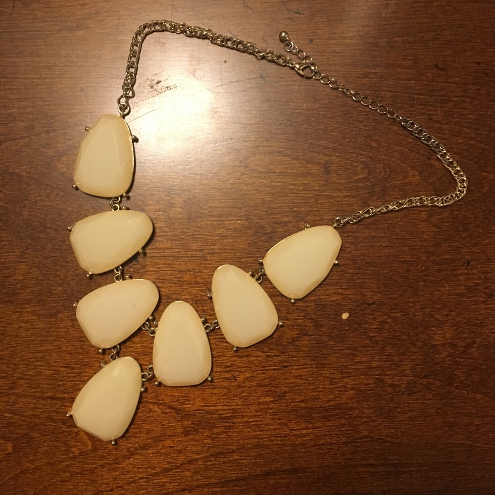 Chunky statement necklace