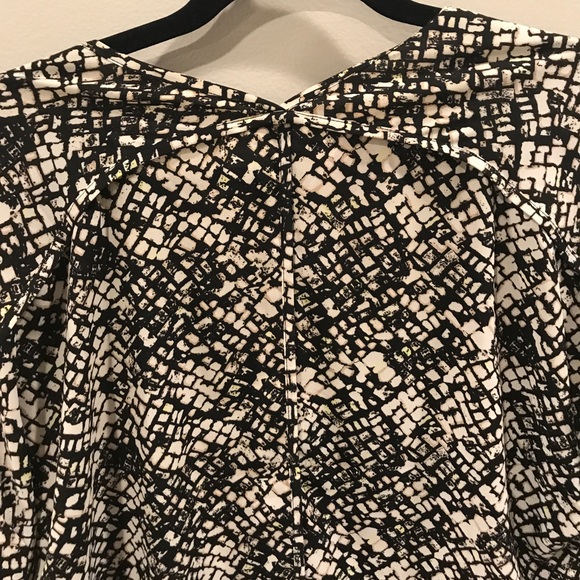 NORDSTROM II Lush Flowy Top - Picture 6 of 6