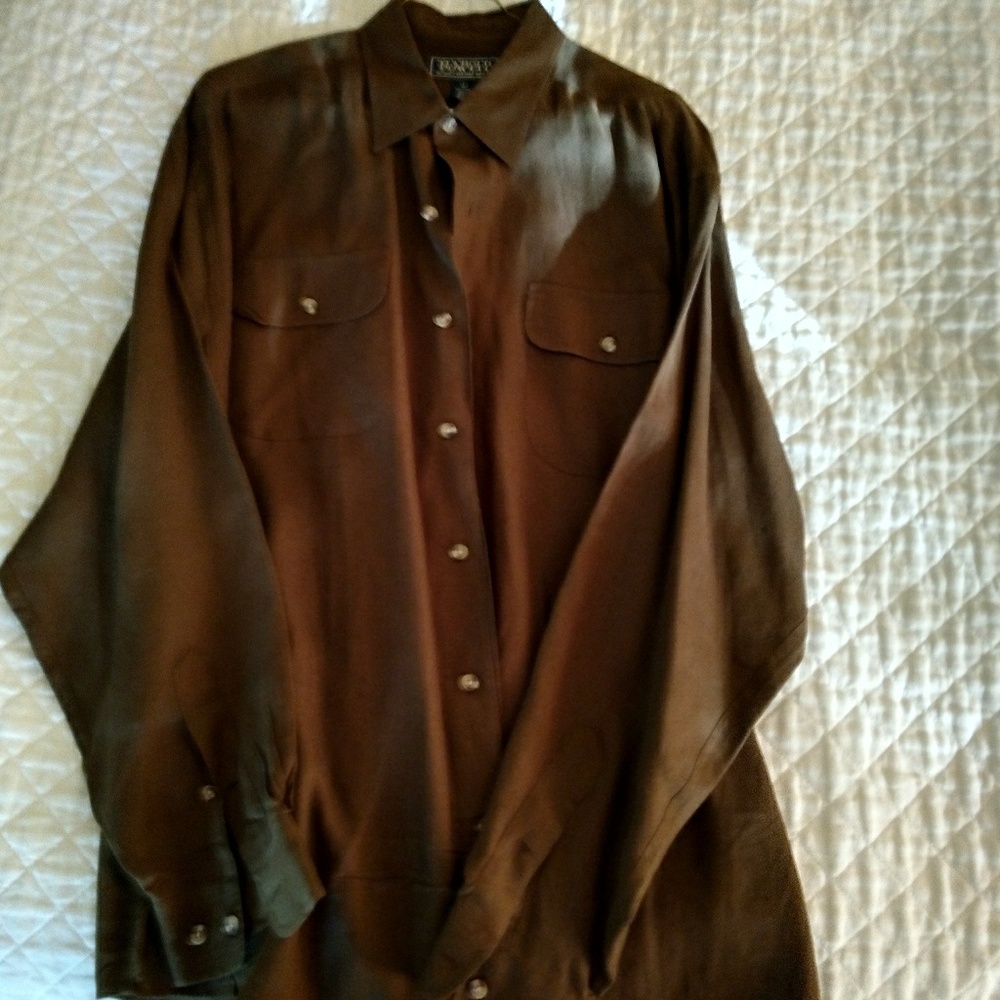 Harold Powell brown linen shirt