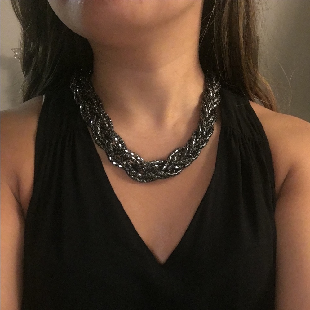 Express statement necklace