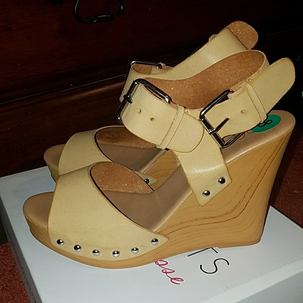 Wedge shoe