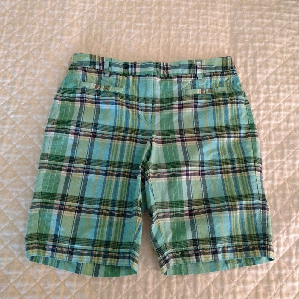 Cute lands end plaid shorts!
