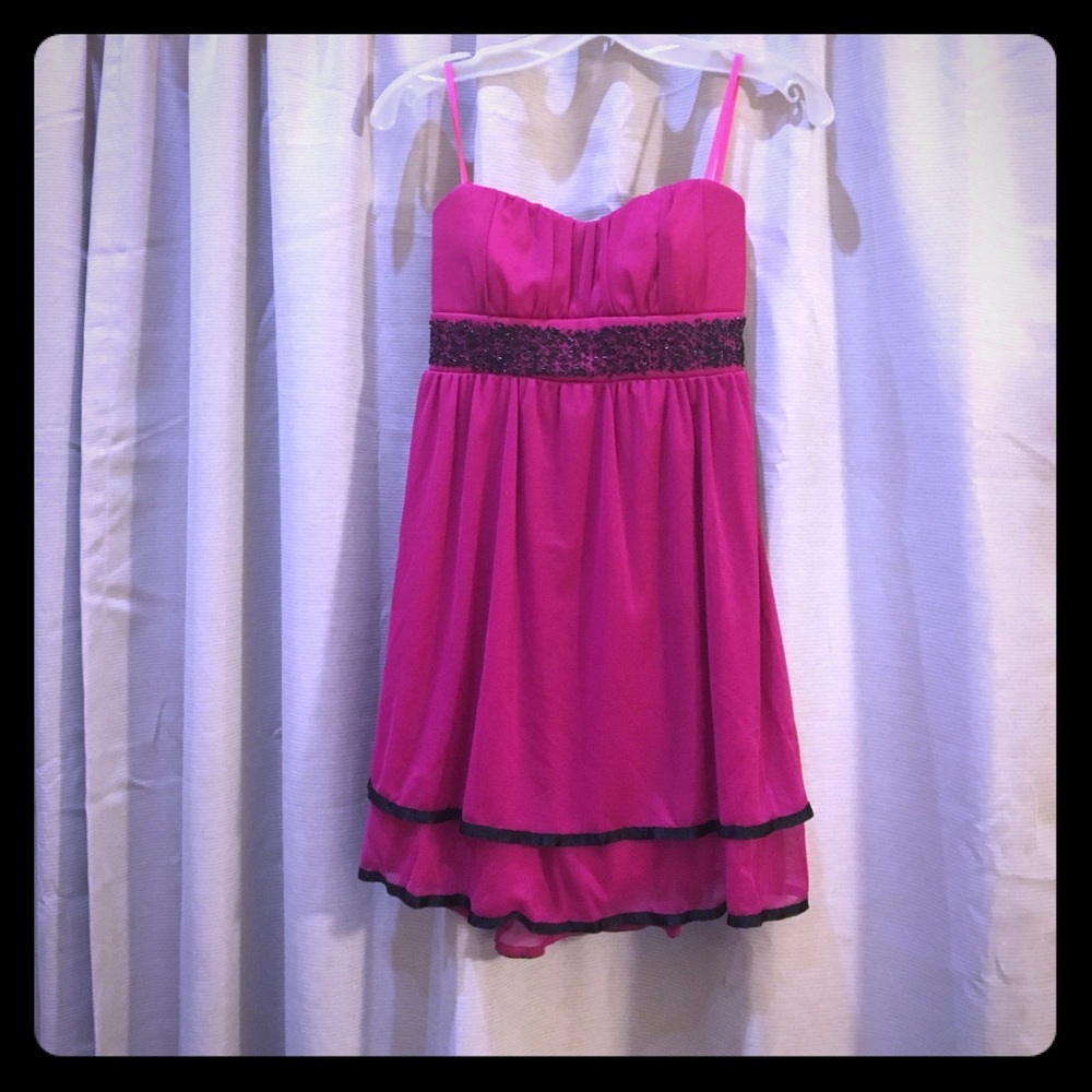 MAKE AN OFFER‼️LaBelle Party Dress Size S