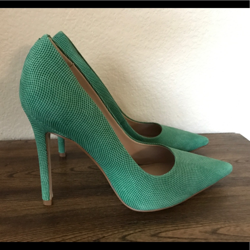 CCO 🦃 New Steven Madden Green Heels