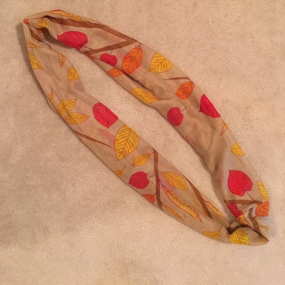 Icon Collection Infinity Scarves Bundle - Picture 6 of 8