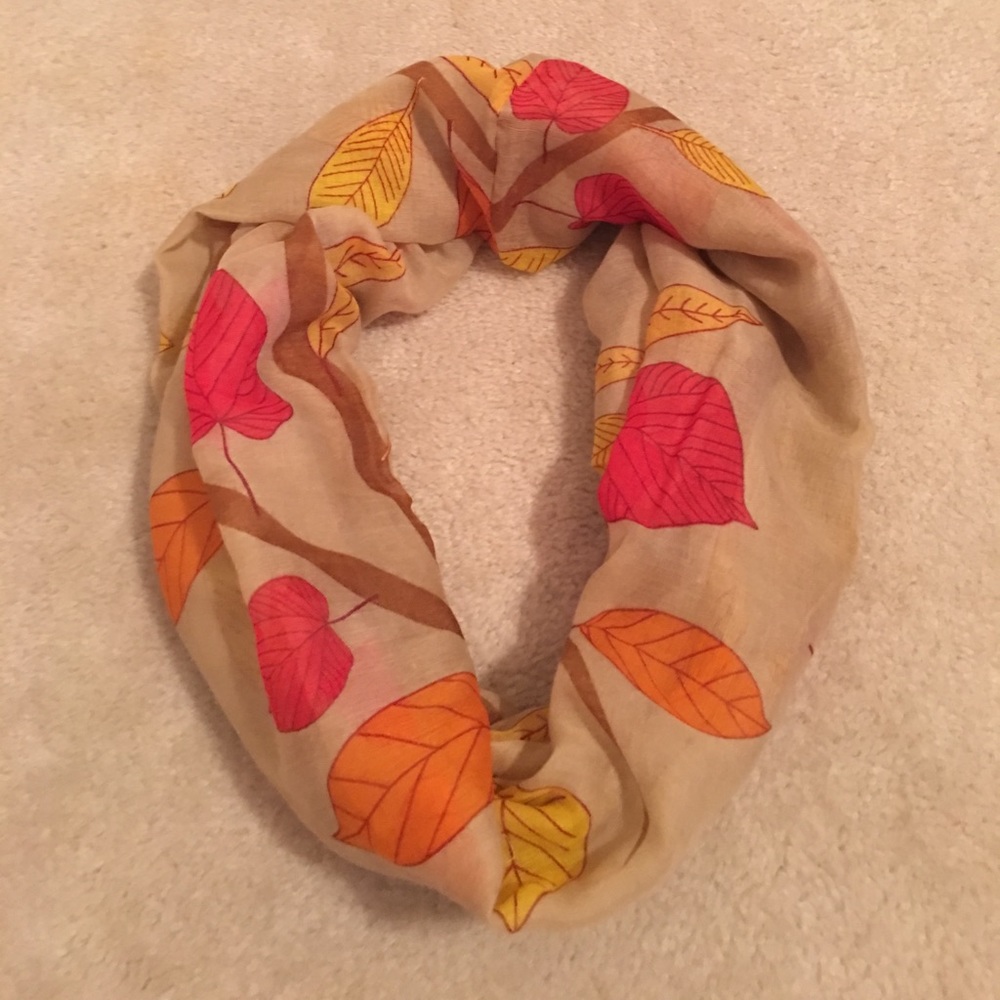Icon Collection Infinity Scarves Bundle - Picture 5 of 8