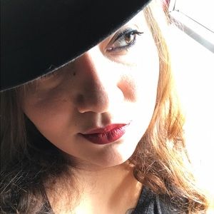 Meet your Posher, Veronica