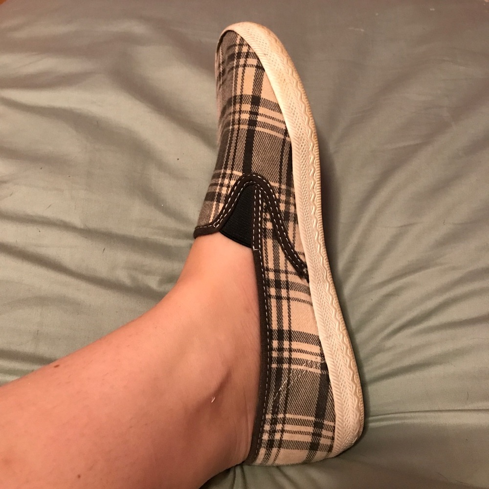 Roxy slip on shoes