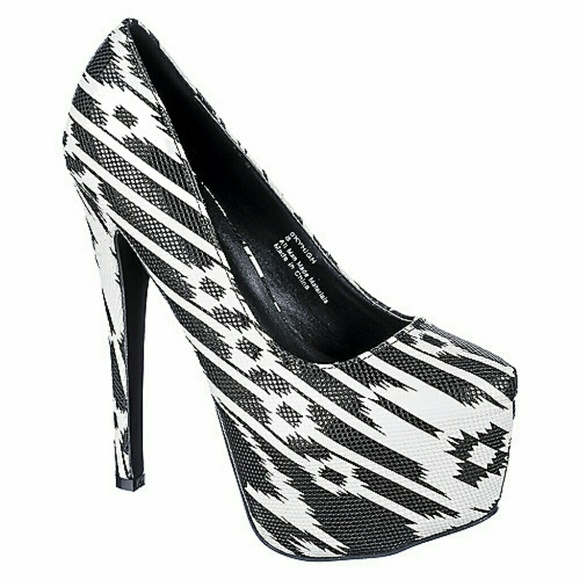 black & white sky high heel - Picture 3 of 7