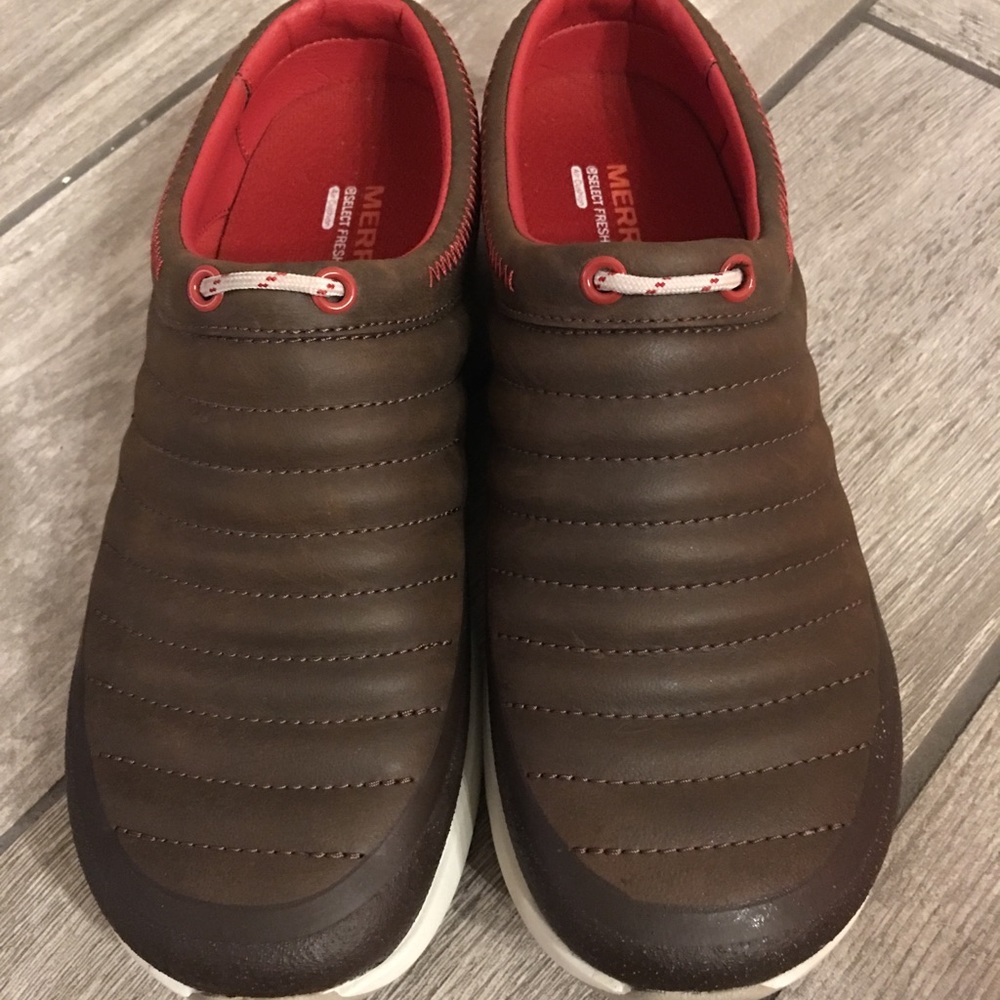 Women’s Merrell comfort slip ons