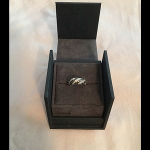14k white gold, black and white diamond ring,