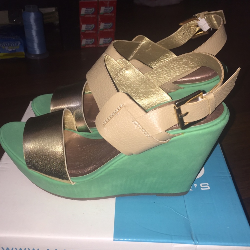 Shoes - Picture 3 of 3