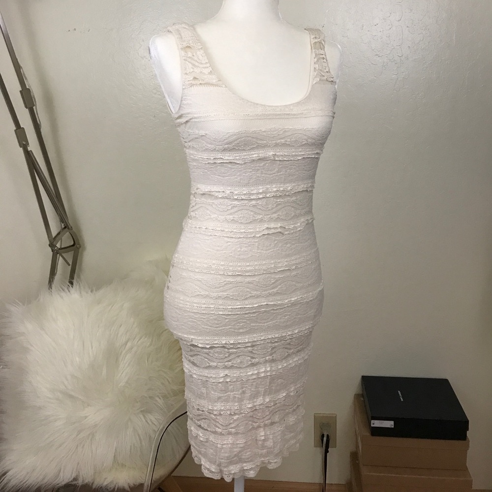 Soprano cream lace sleeveless bodycon dress