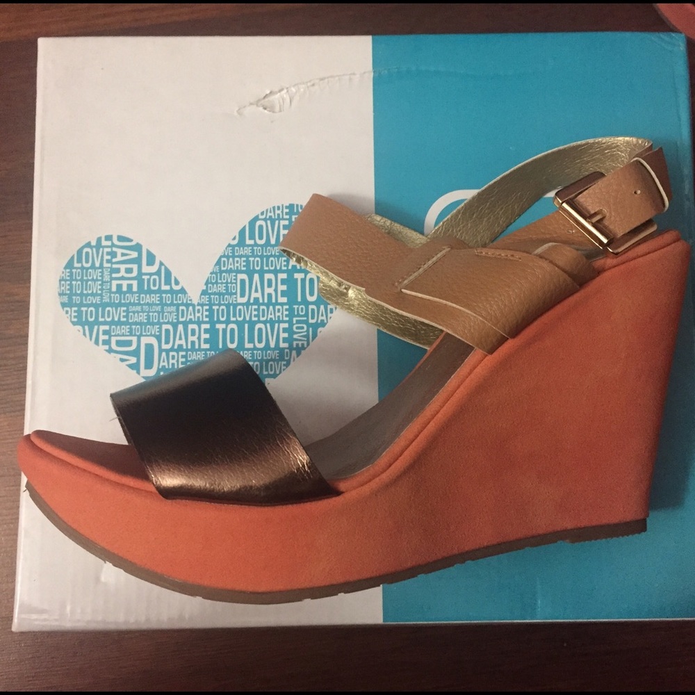 Shoes - Picture 2 of 2