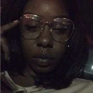 Meet your Posher, Teairra