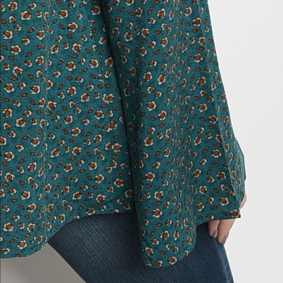 Teal Colored Floral Printed Top - Picture 7 of 8