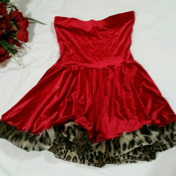 Sexy Mrs Claus Leopard Trim Costume - Picture 2 of 8